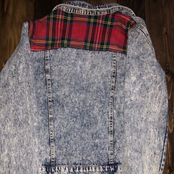 💢SOLD. Plaid Jean Jacket - Picture 3 of 3